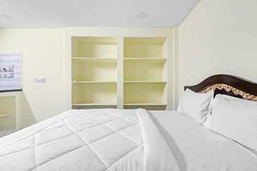 Hotel Oyo 85380 Megha Residency