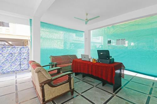 Hotel Oyo 85380 Megha Residency