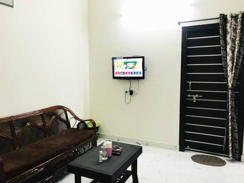 Apartamento Charter Stays - Spacious Flat At Manikonda - 202