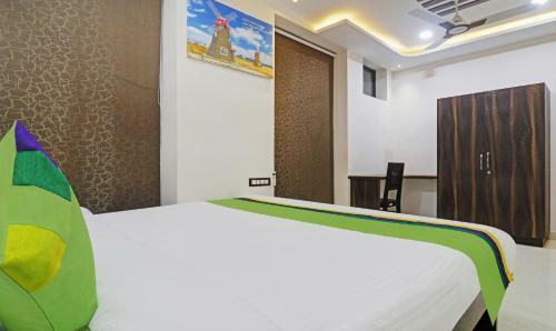 Hotel Treebo Trend J A Royal Suites