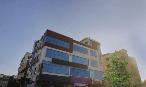 Hotel Treebo Trend J A Royal Suites