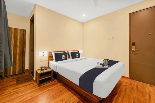 Townhouse Oak Hotel Ardency Blue