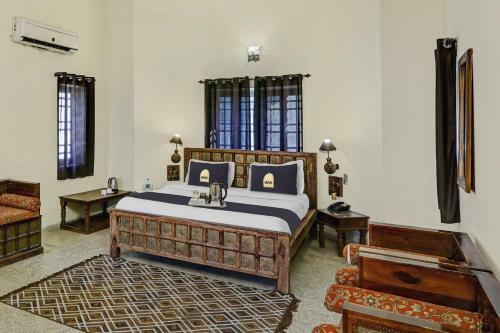 Townhouse Oak Hotel Ardency Blue