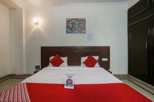 Oyo 15376 Purple Star Hotel