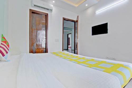 Hostal Oyo Home 29847 Luxurious Rooms Sushant Lok