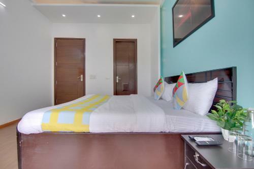 Hostal Oyo Home 29847 Luxurious Rooms Sushant Lok