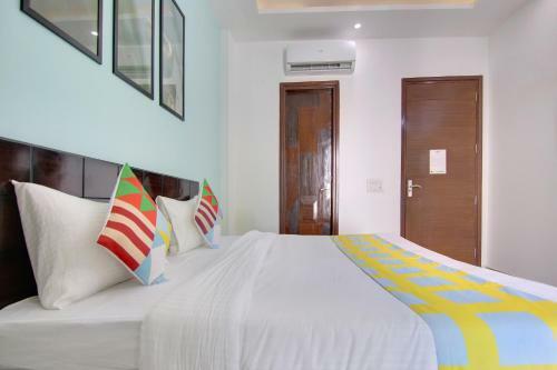 Hostal Oyo Home 29847 Luxurious Rooms Sushant Lok