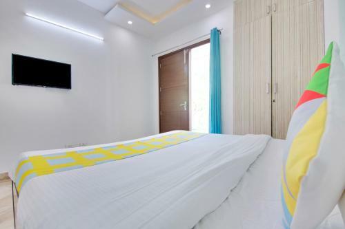 Hostal Oyo Home 29847 Luxurious Rooms Sushant Lok