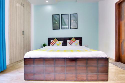 Hostal Oyo Home 29847 Luxurious Rooms Sushant Lok