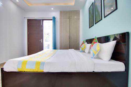 Hostal Oyo Home 29847 Luxurious Rooms Sushant Lok