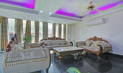Treebo Trend Hotel Nyra