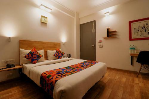Fabhotel The Glory