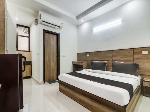 Collection O 82772 Hotel Ay Villa