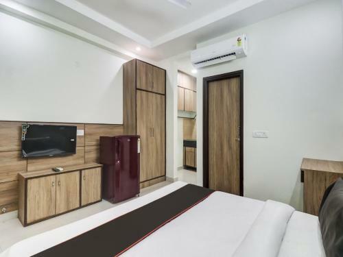 Collection O 82772 Hotel Ay Villa