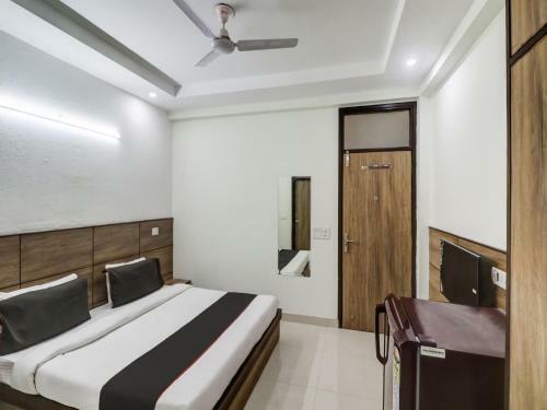 Collection O 82772 Hotel Ay Villa