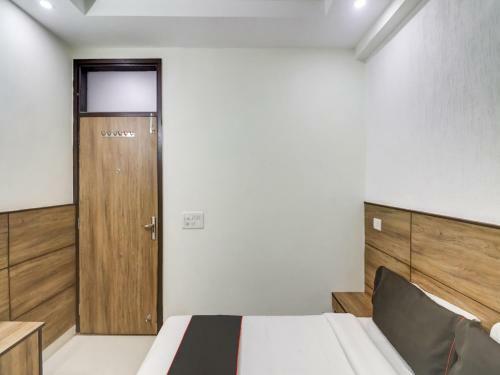 Collection O 82772 Hotel Ay Villa