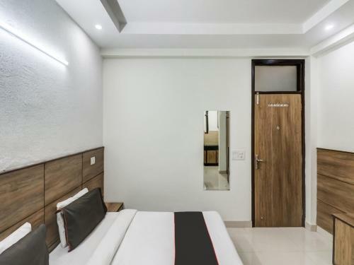 Collection O 82772 Hotel Ay Villa
