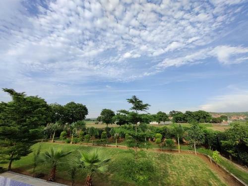 Madhuban Farms
