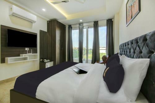Hotel Collection O 82882 Reebah Suites