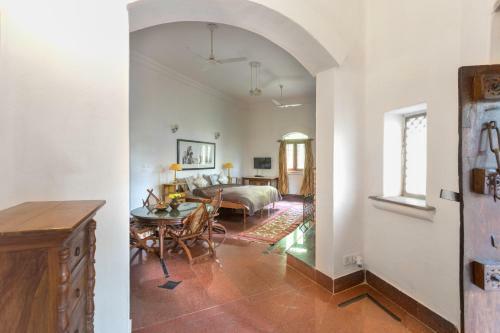 Villa Hostie Chinar Haveli - Heritage Home With Pool, Gurgaon