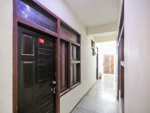 Hotel Oyo 84164 Nayra Residency