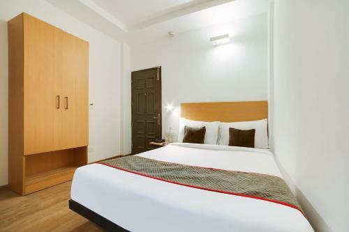 Hotel Townhouse 695 Old Gurgaon
