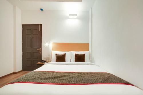 Hotel Townhouse 695 Old Gurgaon
