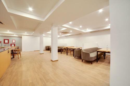 Hotel Townhouse 695 Old Gurgaon