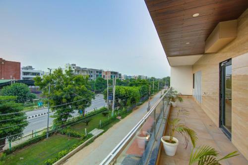 Hotel Collection O 83218 Lux