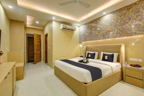 Hotel Collection O 83218 Lux