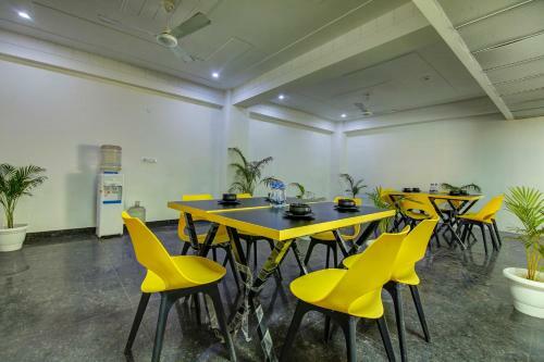 Hotel Collection O 83218 Lux