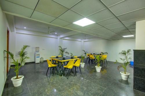 Hotel Collection O 83218 Lux
