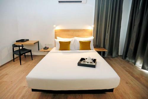 Fabhotel Wedlock