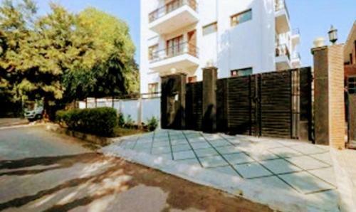 Hostal White House Residency, Gurugram