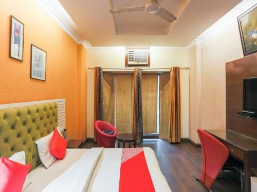 Oyo 85716 Paris Hotel