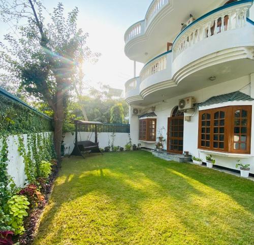 Roshani Pool Villa