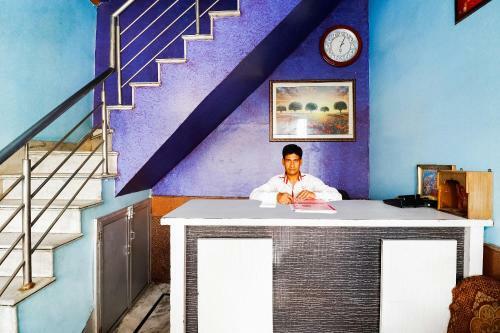 Oyo Flagship 46243 Bmb Hotel