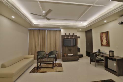 Hotel Grand Safari