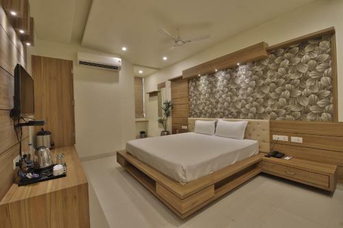 Hotel Grand Safari