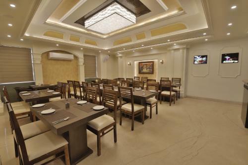 Hotel Grand Safari