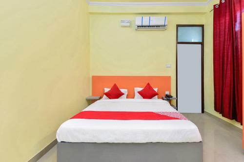 Oyo 28054 Hotel Suraj Villa
