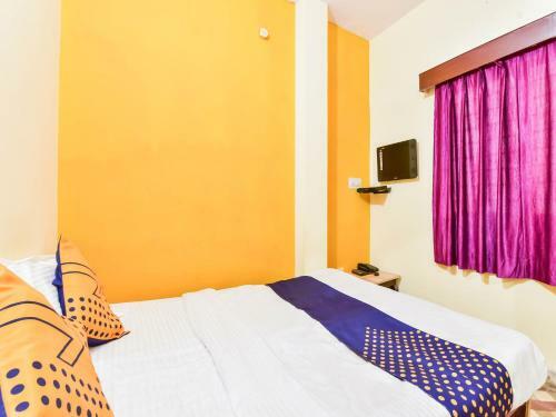 Spot On 76494 Hotel Radhe