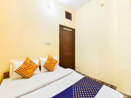 Spot On 76494 Hotel Radhe