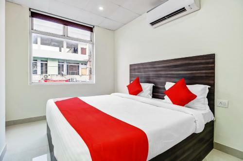 Hotel Oyo 47798 Flora Enclave