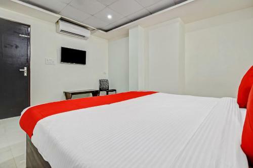 Hotel Oyo 47798 Flora Enclave