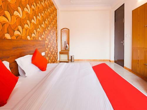 Collection O 62269 Hotel Elegant