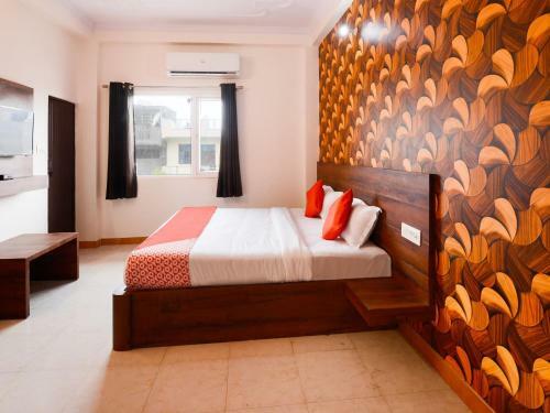 Collection O 62269 Hotel Elegant