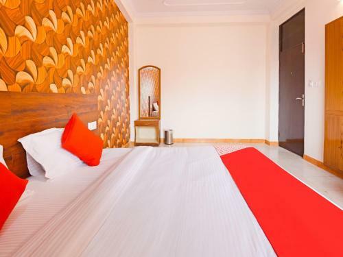 Collection O 62269 Hotel Elegant