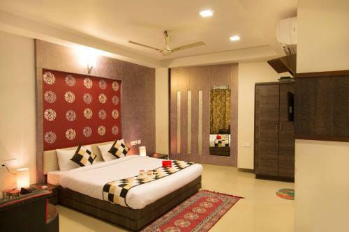 Collection O 23920 Hotel Mahadev Villa