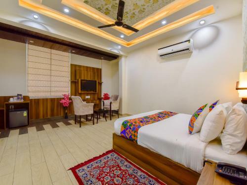 Fabhotel Manchester Grand